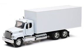 New-Ray 1/32 Freightliner 114SD Box Delivery Truck (Die Cast)