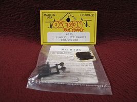 Oregon-Rail Dwarf Signal Single Lite Red/Yellow (2) HO Scale Model Railroad Trackside Accessory #135 Oregon-Rail Dwarf Signal Single Lite Red/Yellow (2) HO Scale Model Railroad Trackside Accessory #135