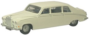 Oxford Daimler DS420 Assembled Old English White N-Scale Oxford Daimler DS420 Assembled Old English White N-Scale