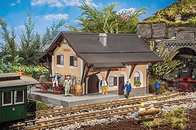 Pola Susch Station 22-3/8 x 16-5/16 x 12'' 57 x 41.5 x 30cm G-Scale Pola Susch Station 22-3/8 x 16-5/16 x 12'' 57 x 41.5 x 30cm G-Scale