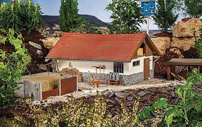 Pola Cowshed G-Scale Pola Cowshed G-Scale