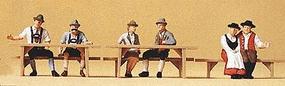 Preiser Oktoberfest Goers #2 Seated At Tables (6)