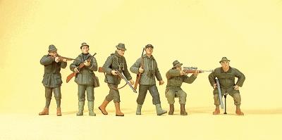 Preiser Sports & Recreation - Hunters with Rifles Model Railroad Figures HO Scale #10552