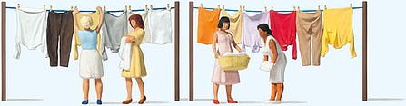 Preiser Women Hanging Laundry