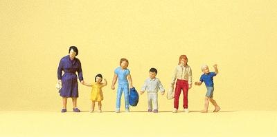 Preiser Pedestrians - Walking Women with Children Model Railroad Figures HO Scale #14041