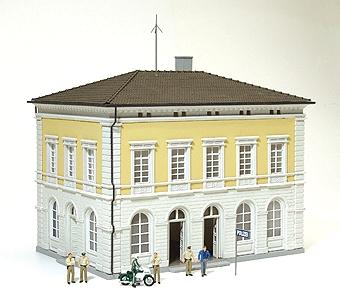 Preiser Police Station with Police & Accessories Model Railroad Figures HO Scale #19000
