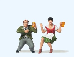 Preiser Couple Sitting In Beer Garden
