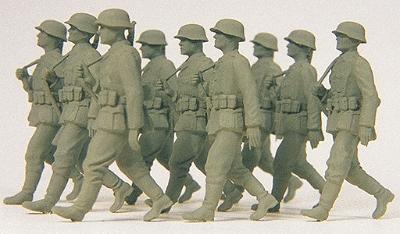 Preiser German Army WWII Grenadiers Marching in Step Model Railroad Figures 1/35 Scale #64009