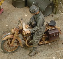 Royal-Model WWII DKM German Motorcycle Rider (Resin) Plastic Model Military Figure Kit 1/35 Scale #266