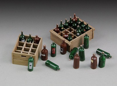 Royal-Model 1/35 Wine Bottles & Crates (Resin)