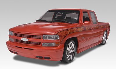 Revell-Monogram 1999 Chevy Silverado Custom Pickup Plastic Model Truck Kit 1/25 Scale #857200