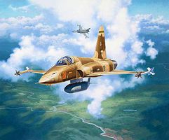 F-5E Tiger Plastic Model Airplane Kit 1/144 Scale #03947