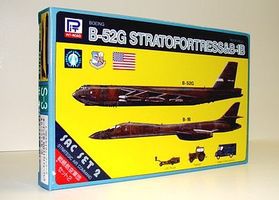 B52G & Rockwell B1B, Lift Truck & Flight Crew Vehicle Plastic Model Airplane Kit 1/700 #s3
