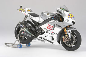 YZR-M1 2009 Fiat Yamaha Team Estoril Bike Plastic Model Motorcycle Kit 1/12 Scale #14120