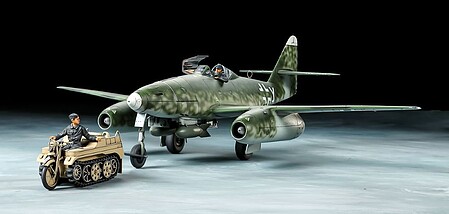 Tamiya Messerschmitt Me262 A-2a w/ketten. 1-48
