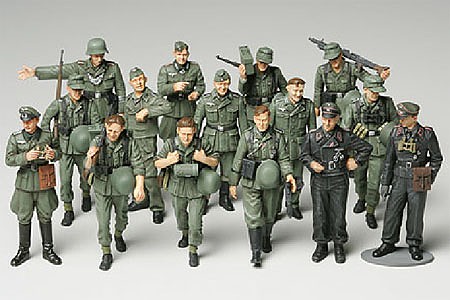 Middle/Late WWII Tamiya 1/35 35205 WWII German Infantry Equipment Set B 