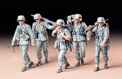 Tamiya German Machine Gun Soldier Crew Plastic Model Military Figure Kit 1/35 Scale #35184