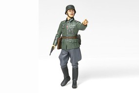 Tamiya WWII German Field Commander Soldier Plastic Model Military Figure Kit 1/16 Scale #36313 Tamiya WWII German Field Commander Soldier Plastic Model Military Figure Kit 1/16 Scale #36313