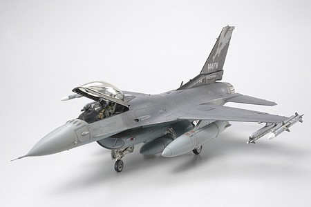 Tamiya Lockheed F-16C Block 25/32 Jet Fighting Falcon Plastic Model Airplane Kit 1/48 Scale #61101
