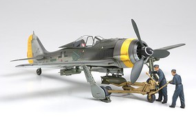 Focke-Wulf Fw190 F-8/9 w/Bomb Loading Set Plastic Model Airplane Kit 1/48 Scale #61104