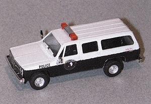 Trident Chevy Suburban White Settlement Police Black & White HO Scale Model Railroad Vehicle #90195