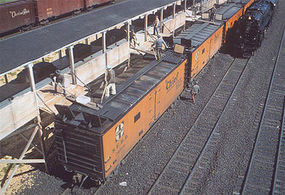 Tichy-Train Icing Platform Extension (Plastic Kit) HO Scale Model Railroad Building Accessory #7016