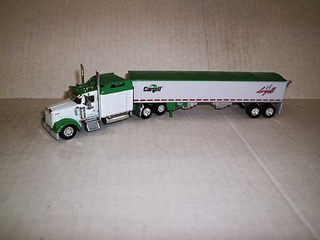 Trucks-N-Stuff Kenworth W900L Sleeper-Cab Tractor with Grain Trailer - Assembled Cargill-Loyall Life (white, green)