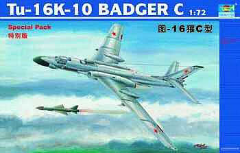 Trumpeter TU-16K-10 Badger Aircraft Plastic Model Airplane Kit 1/72 Scale #1613