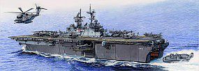 Trumpeter USS Iwo Jima LHD-7 Amphibious Assault Ship Plastic Model Military Ship 1/350 Scale #5615