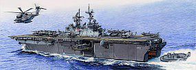USS Iwo Jima LHD-7 Amphibious Assault Ship Plastic Model Military Ship 1/350 Scale #5615