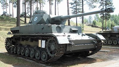 Trumpeter German Pzkpfw IV Ausf J Medium Tank Plastic Model Military Vehicle Kit 1/16 Scale #921