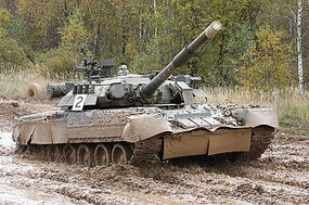 Trumpeter Russian T-80U Main Battle Tank Plastic Model Military Vehicle Kit 1/35 Scale #9525