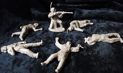 ToySoldiers Plains Indians w/Casualties Dismounted Playset (12) Plastic Model Military Figure 1/32 #18