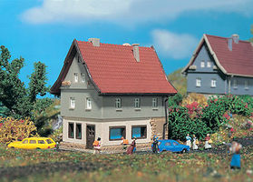 Vollmer Family House Z Scale Model Railroad Building #49554 Vollmer Family House Z Scale Model Railroad Building #49554
