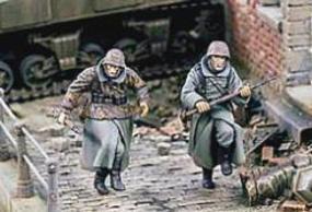 Verlinden WWII Germans Running Resin Model Military Figure Kit 1/35 Scale #1563