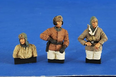 Verlinden German AFV Crew Wet & Cold WWII Resin Model Military Figure Kit 1/35 Scale #2576