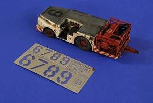 Verlinden Carrier Deck Fire Tractor Resin Model Military Vehicle Kit 1/32 Scale #2672