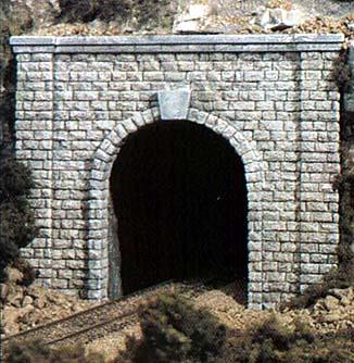 Woodland Cut Stone Single Portal HO Scale Model Railroad Tunnel #c1253