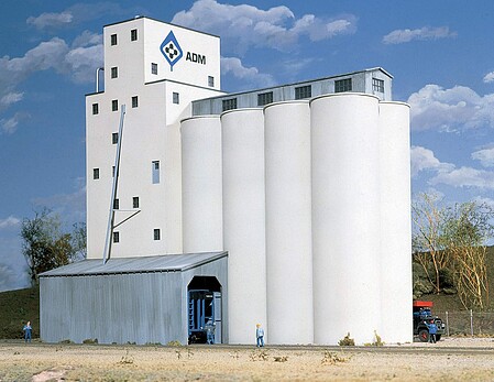 Walthers ADM(R) Concrete Grain Elevator - Kit HO Scale Model Railroad Building #3022