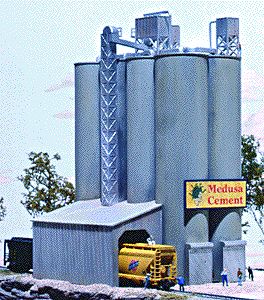 Walthers Medusa Cement Company - Kit - 5-3/8 x 4-1/2 N Scale Model Railroad Building #3218