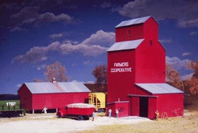 Walthers Farmers Co-op Rural Grain Elevator - Kit N Scale Model Railroad Building #3238