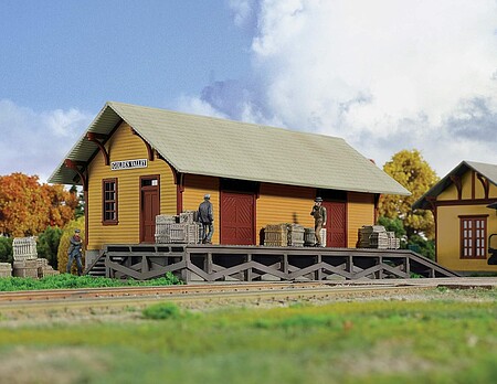 Walthers Golden Valley Freight House Kit 8-3/8 x 3-3/8 x 3-1/4 HO Scale Model Railroad Building #3533