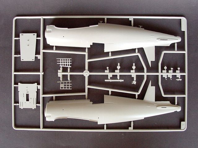 Trumpeter Vought F4UF Corsair Plastic Model Airplane 1/32 Scale #02222