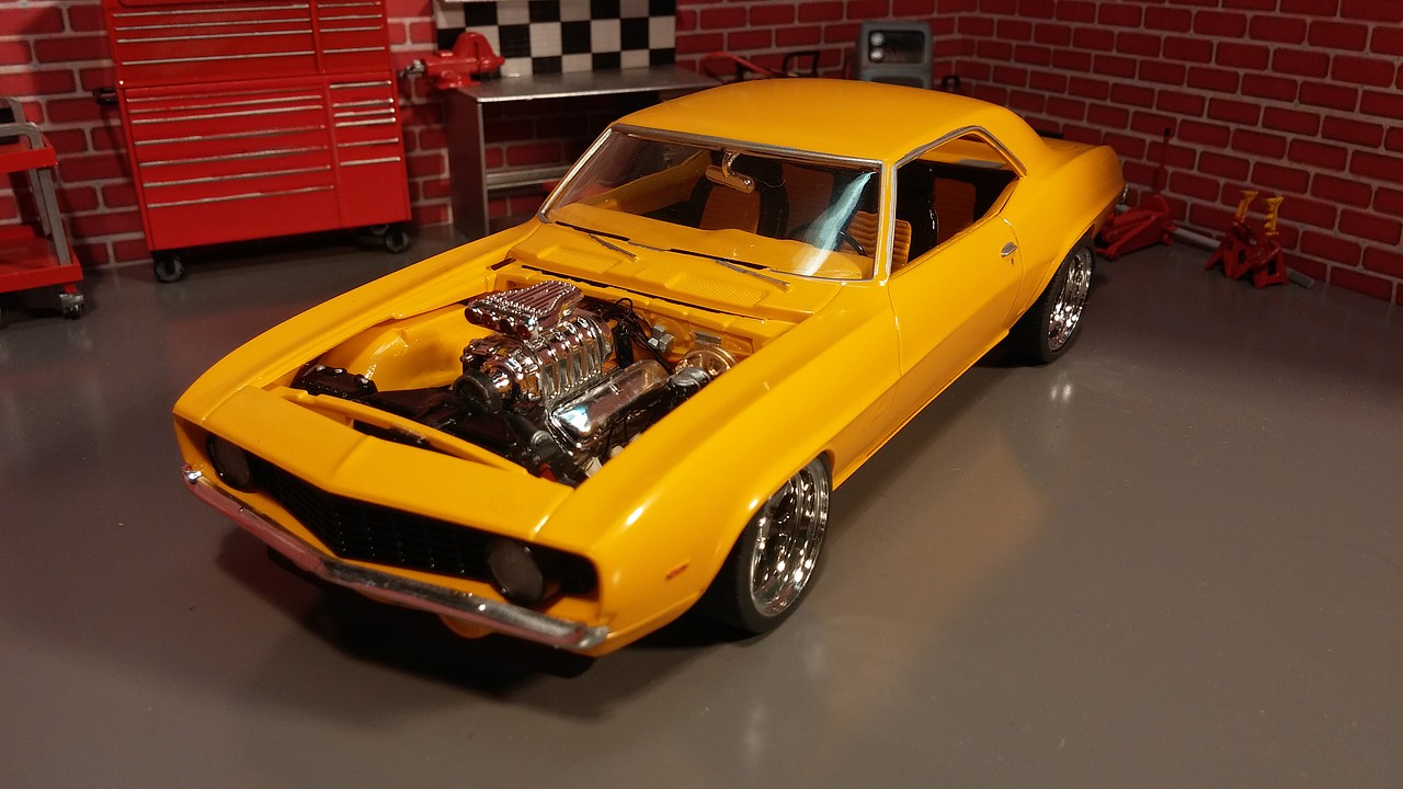 1969 Camaro Z28 RS Plastic Model Car Kit 1 25 Scale 857457 