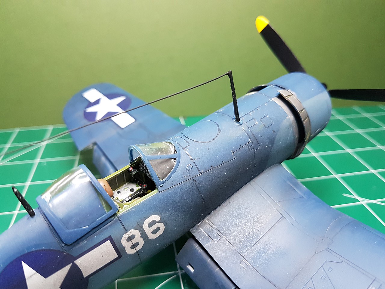 Vought F4U 1D Corsair Fighter Aircraft Plastic Model Airplane Kit