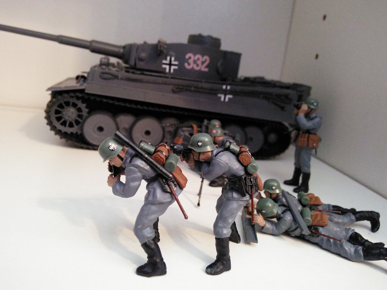 machine gun action figures