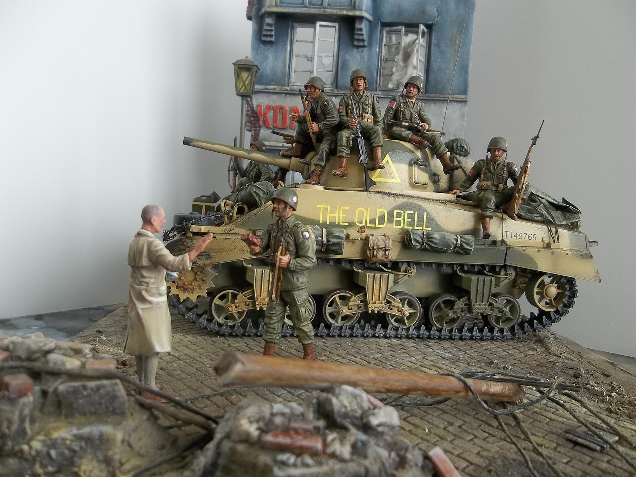 Master-Box 101th Sq US Paratroopers & British Tankmen France 1944