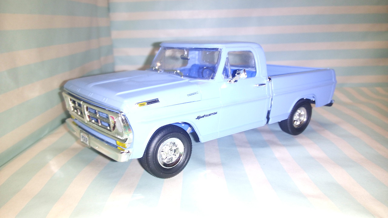 1/25 1972 Ford Sport Custom Pickup Truck Car Model Kit Moebius Models 1220 for sale online 