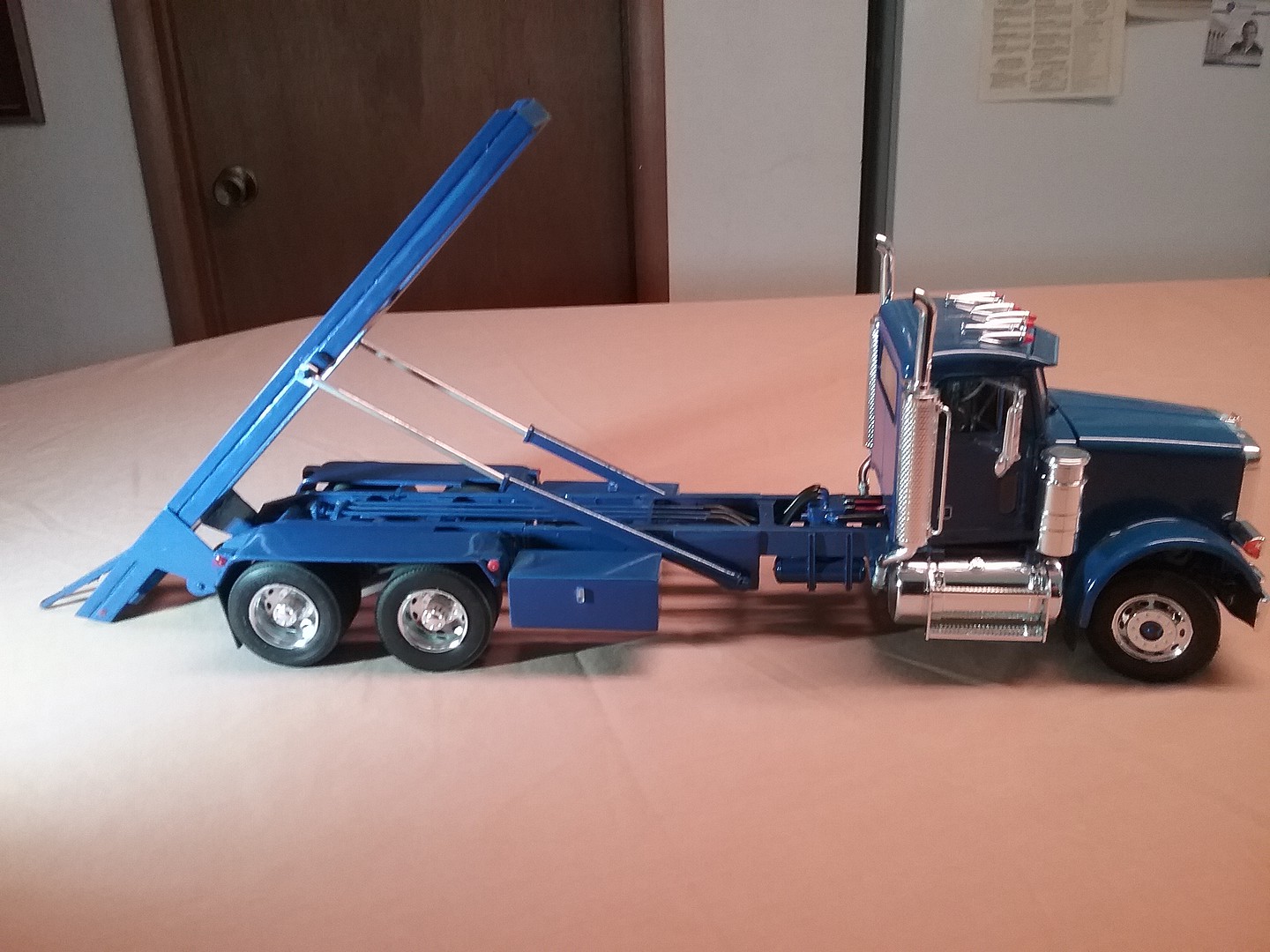1 24 scale truck and trailer
