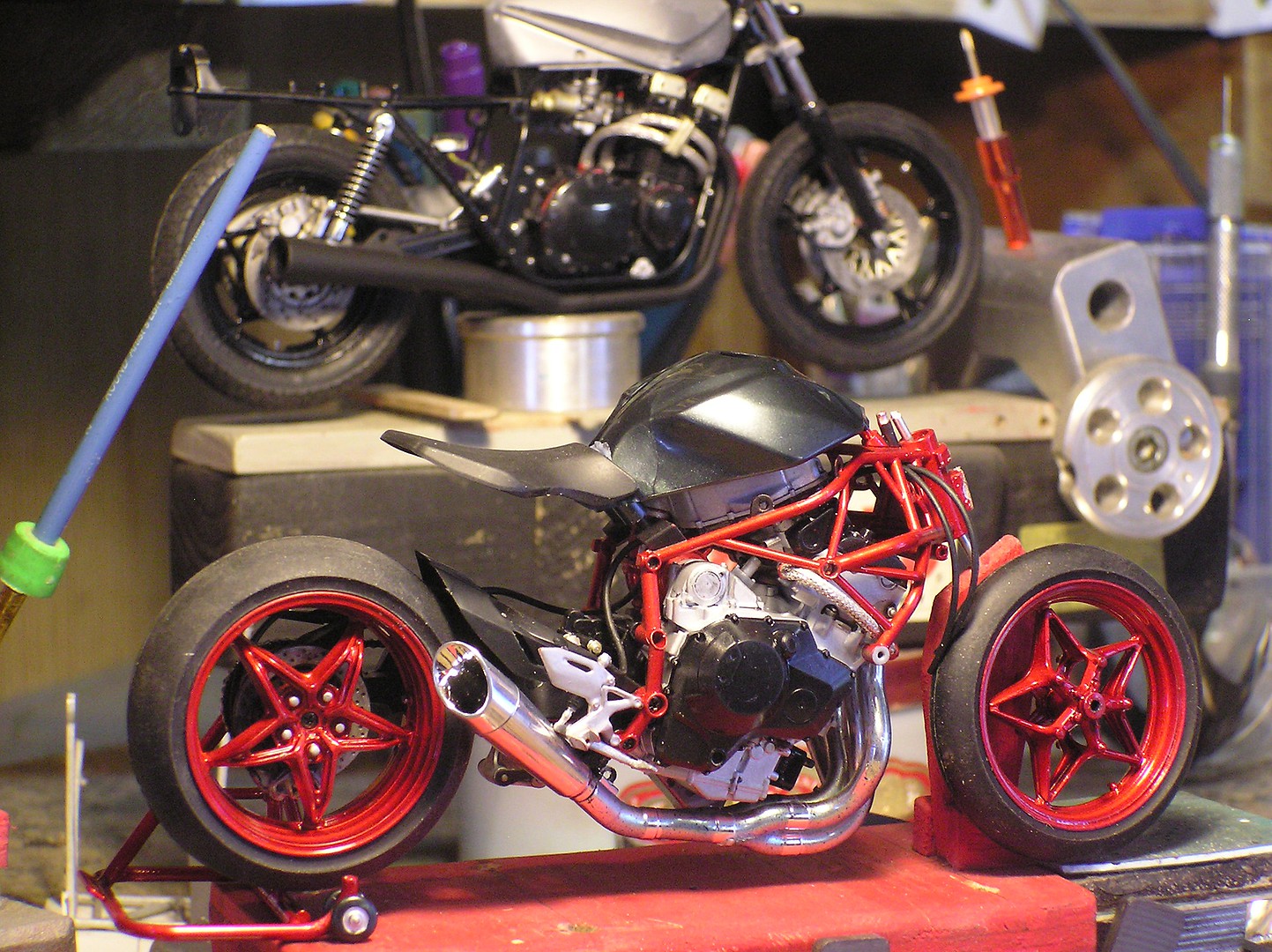 Kawasaki Ninja H2R Plastic Model Motorcycle Kit 1/12 Scale 14131 pictures by Ken E